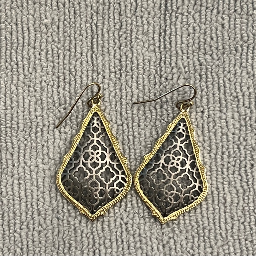 Kendra Scott Addie earrings